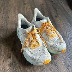 Women’s Hoka Clifton 8